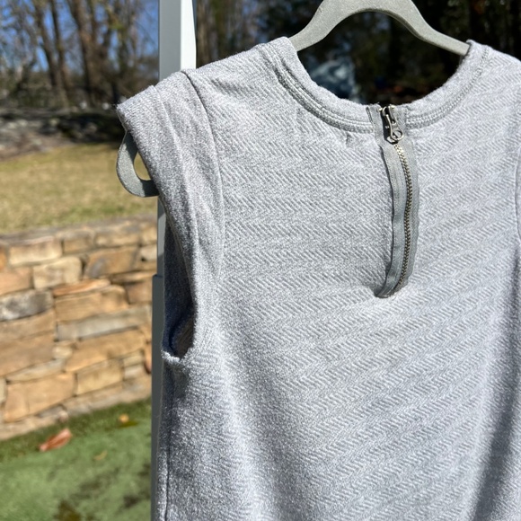 Scoop-neck, Sleeveless Top with Cuffed Hem and Back Zipper - Picture 8 of 15